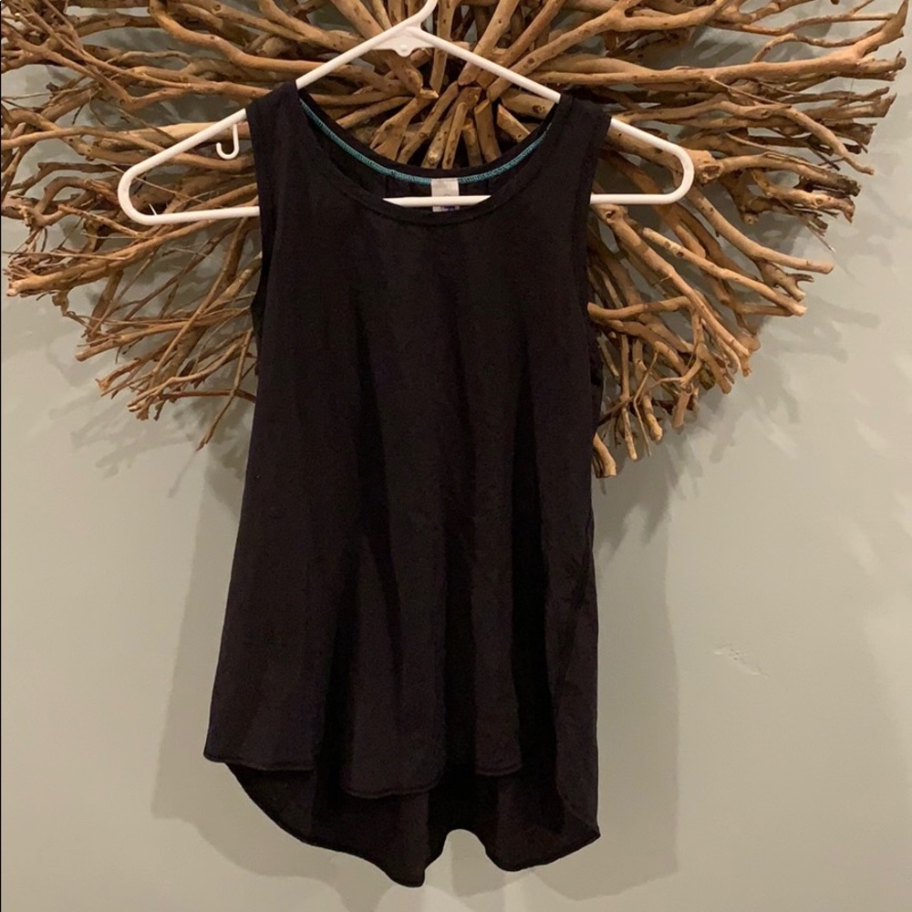 Cute black flow tank top